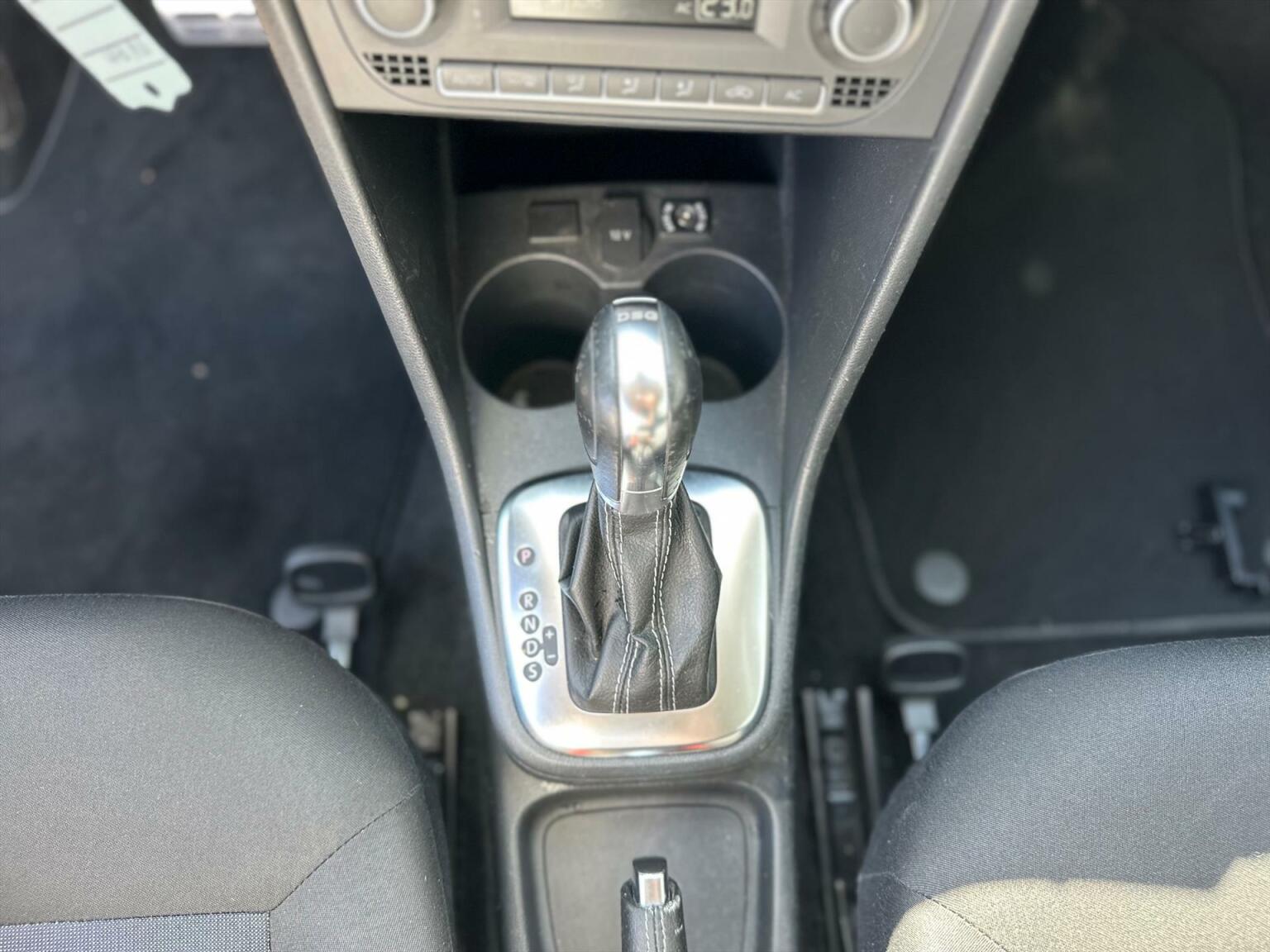 Volkswagen-Polo-13