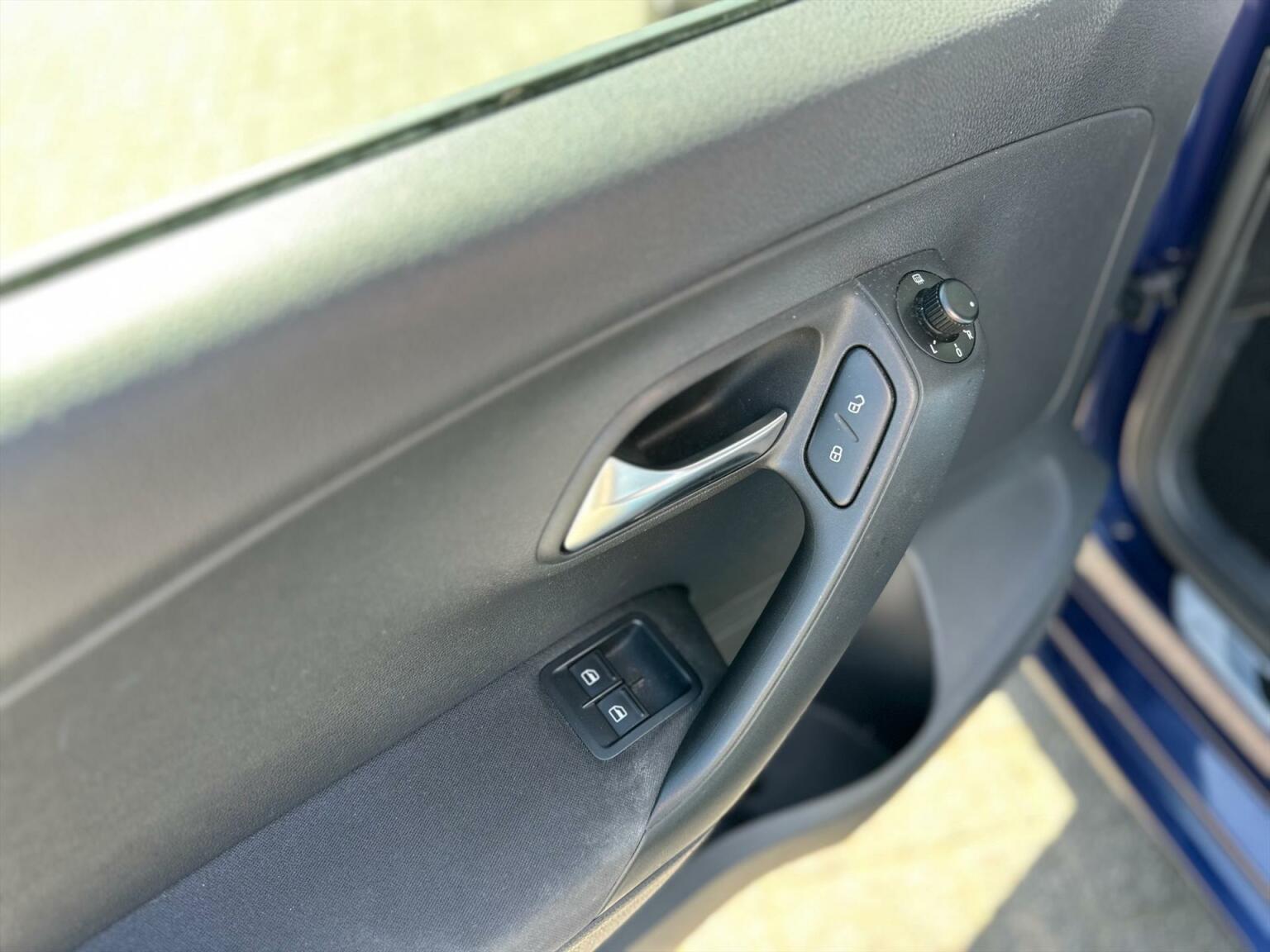 Volkswagen-Polo-14